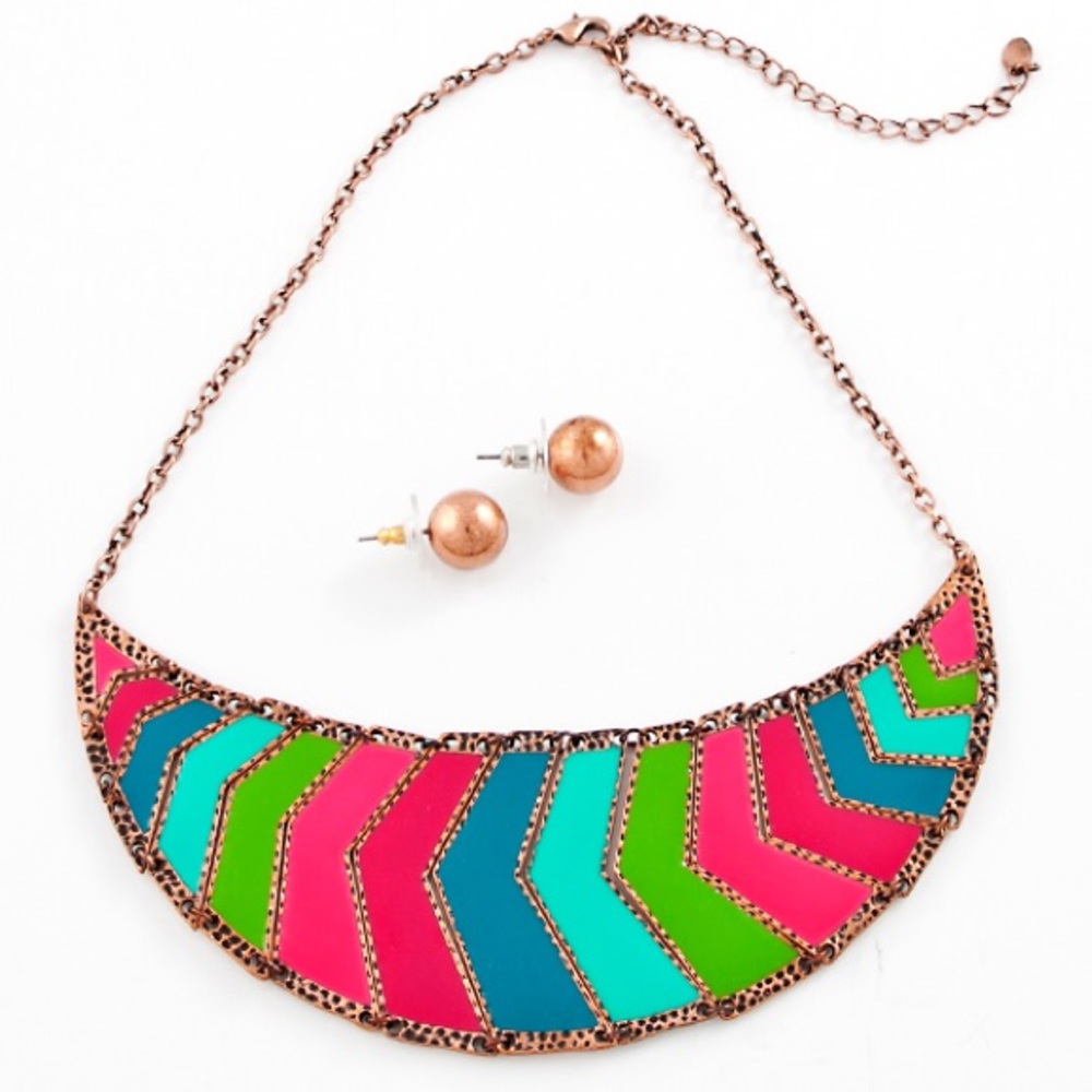 Chevron bib necklace
